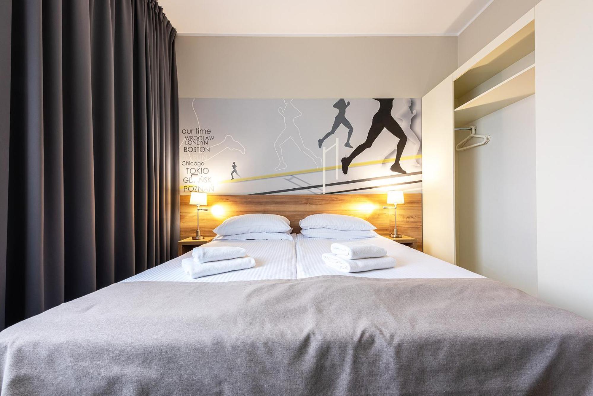 Hotel Maraton Szamotuły Екстериор снимка