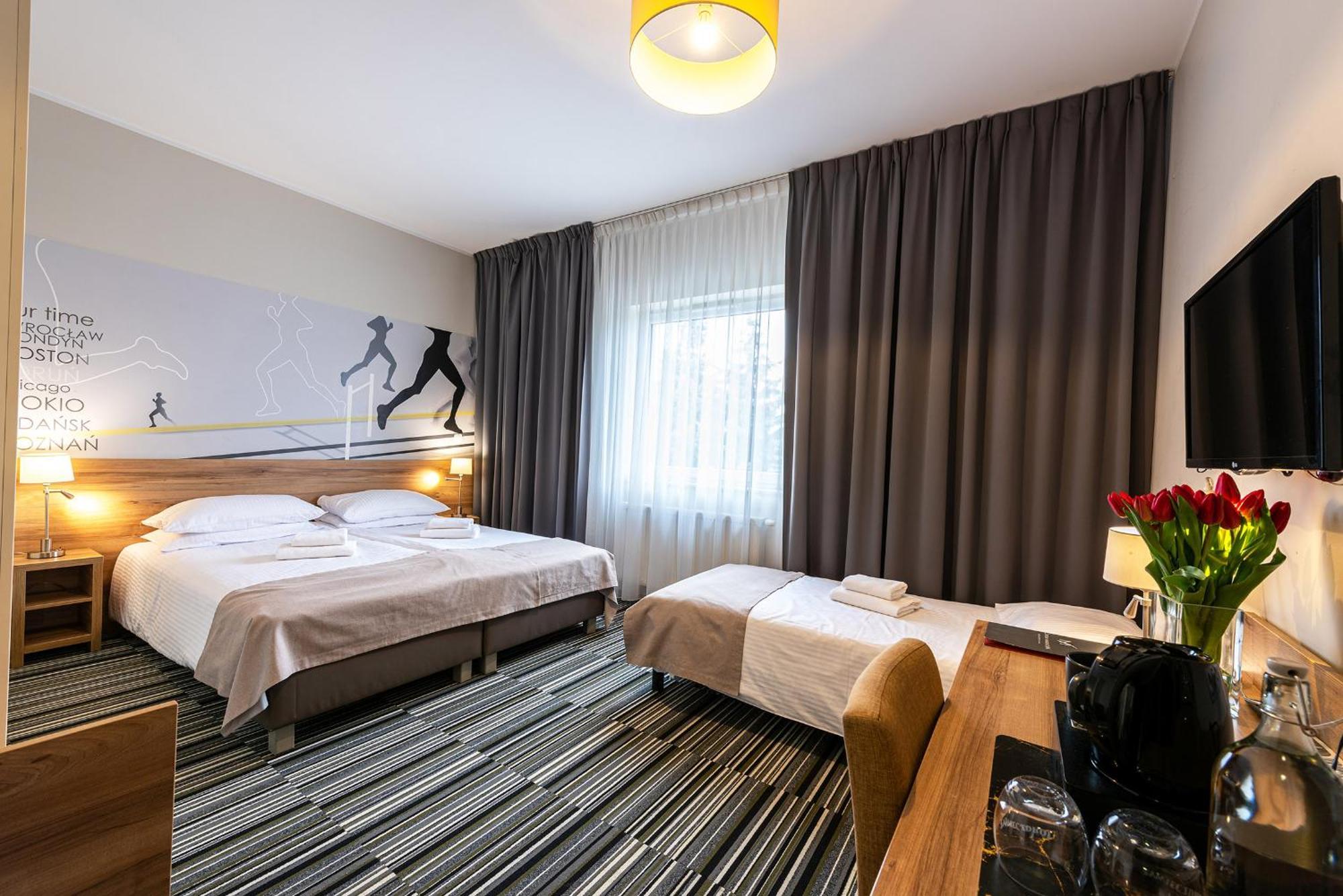 Hotel Maraton Szamotuły Екстериор снимка