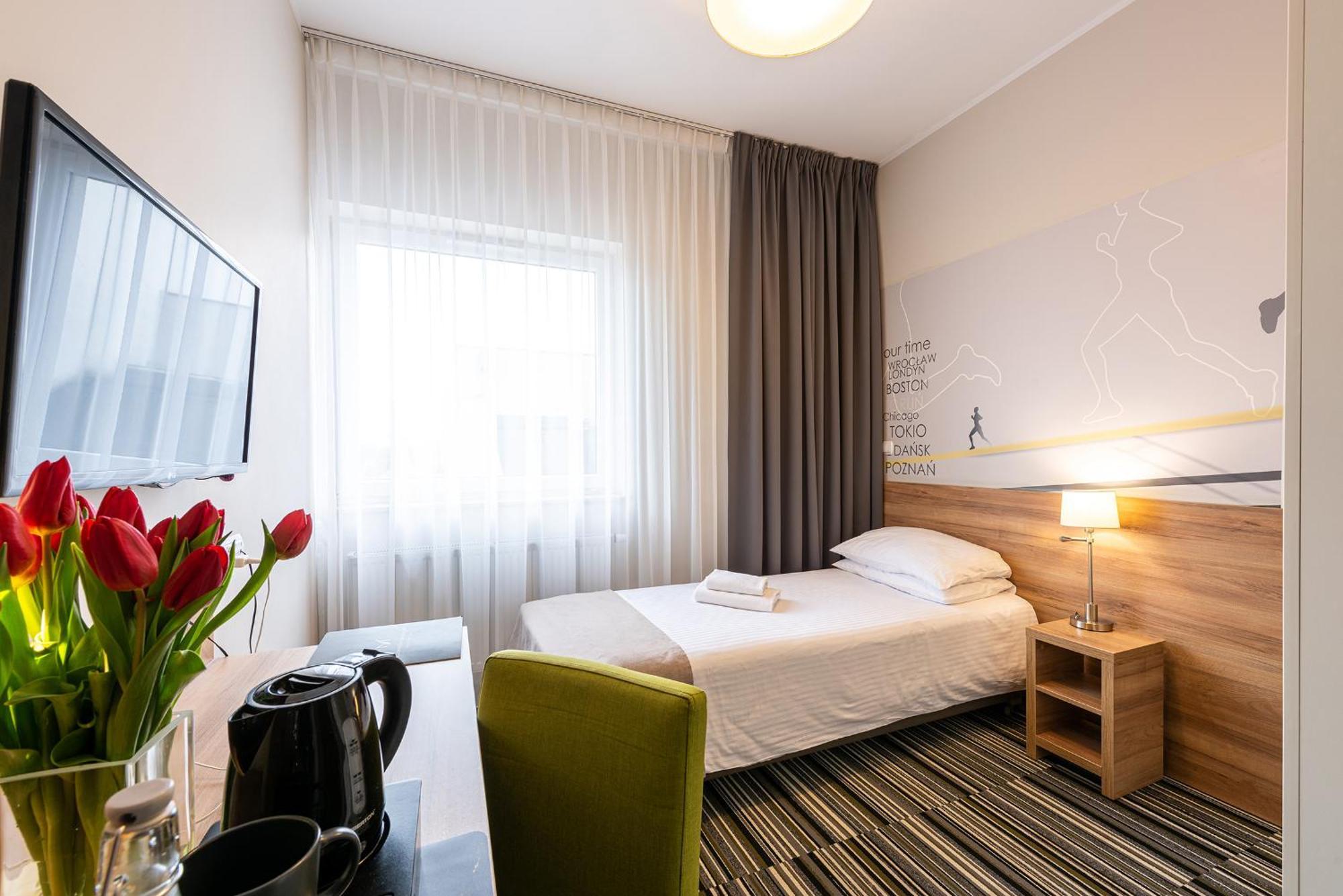 Hotel Maraton Szamotuły Екстериор снимка