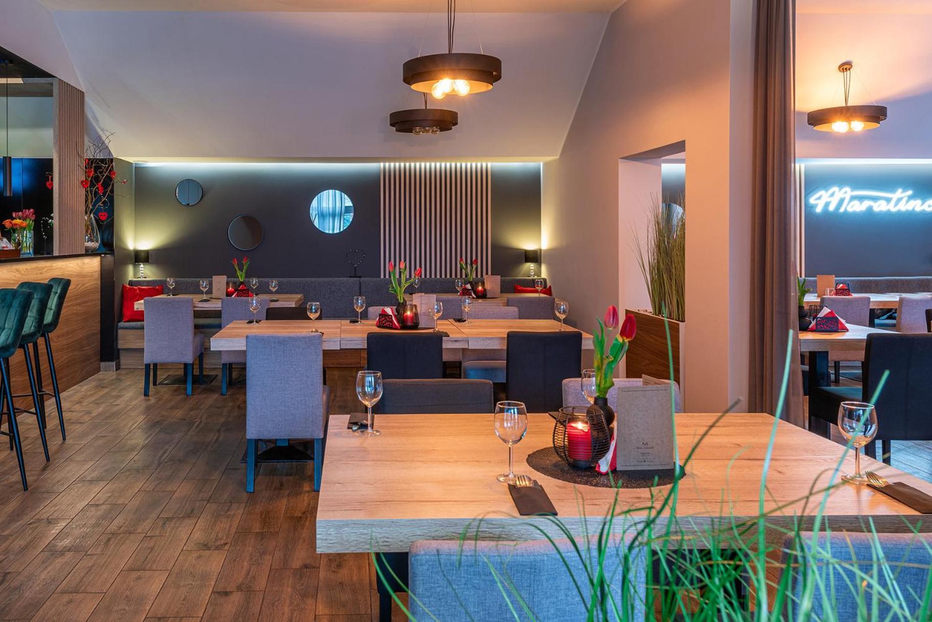 Hotel Maraton Szamotuły Екстериор снимка