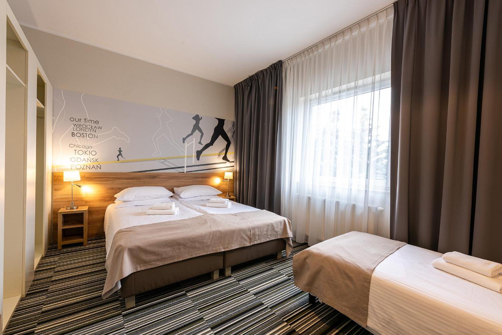 Hotel Maraton Szamotuły Екстериор снимка