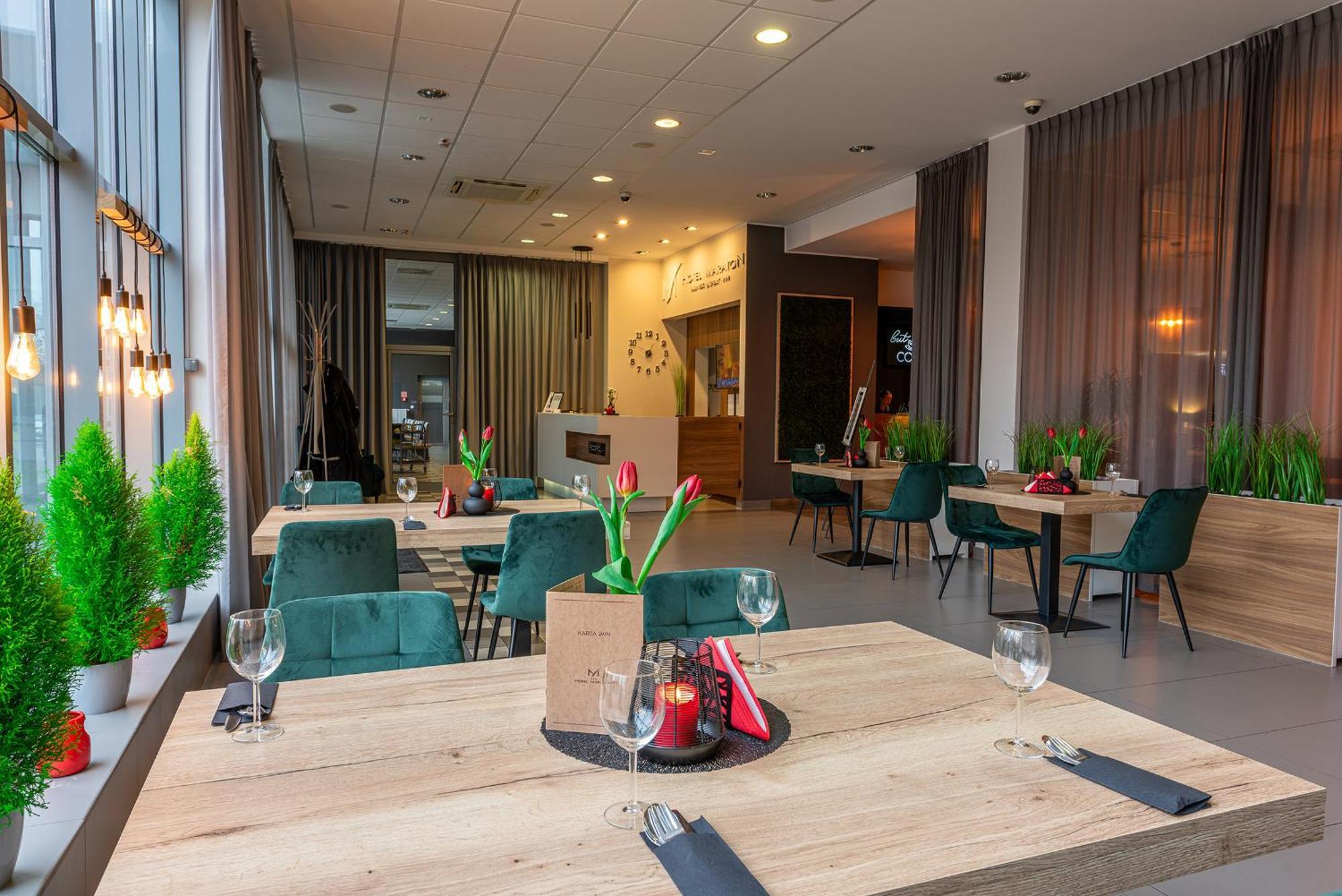 Hotel Maraton Szamotuły Екстериор снимка
