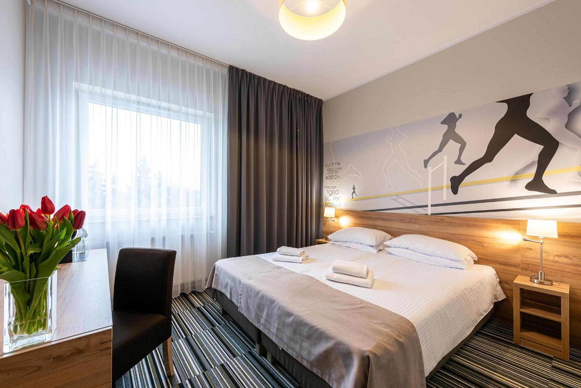 Hotel Maraton Szamotuły Екстериор снимка