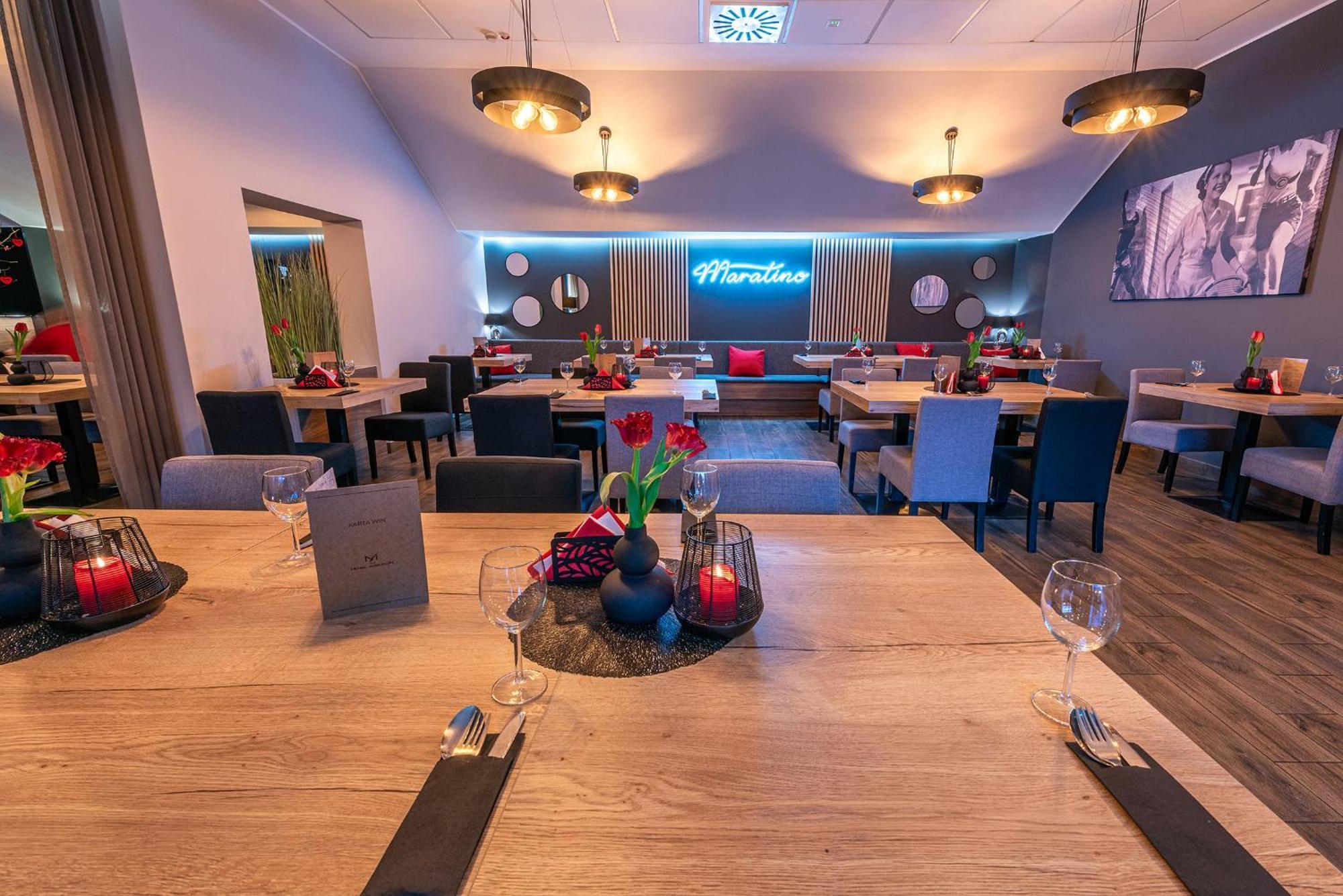 Hotel Maraton Szamotuły Екстериор снимка